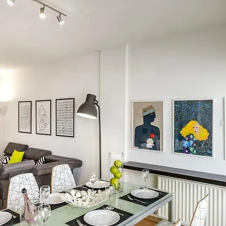 Luxurious Bright & Stylish 2br With Office In Apartman