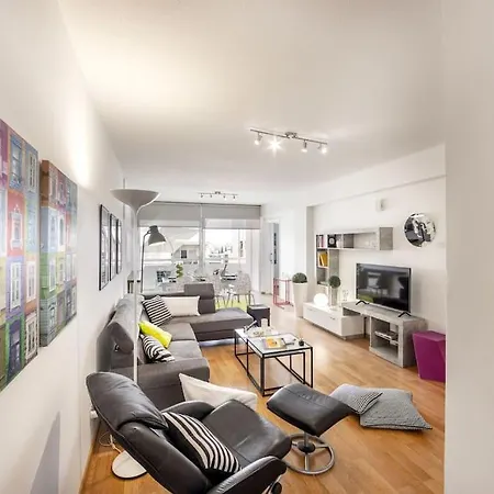 아파트 Luxurious Bright & Stylish 2br With Office In