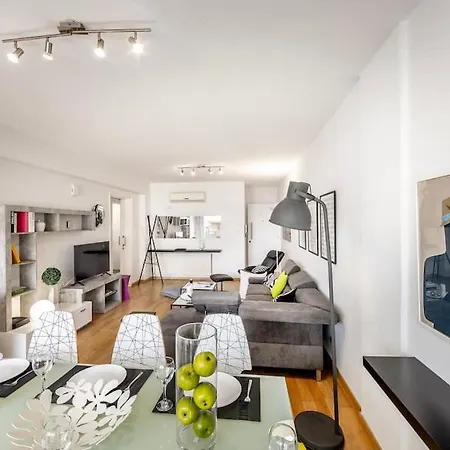 Luxurious Bright & Stylish 2br With Office In Apartment *