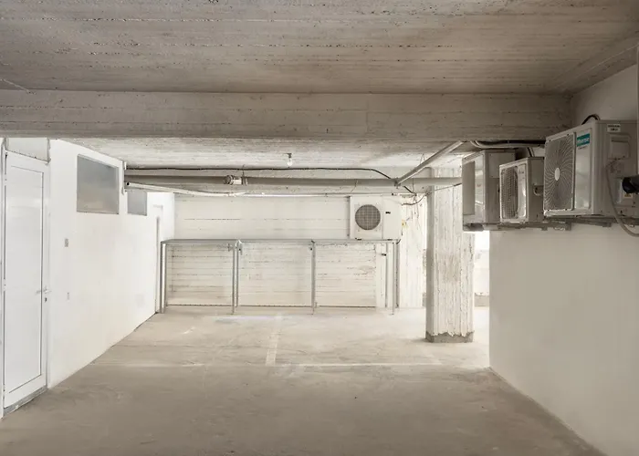 Luxurious Bright & Stylish 2br With Office In Λευκωσία