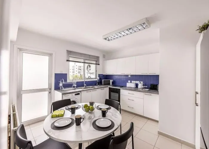 Luxurious Bright & Stylish 2br With Office In Διαμέρισμα *