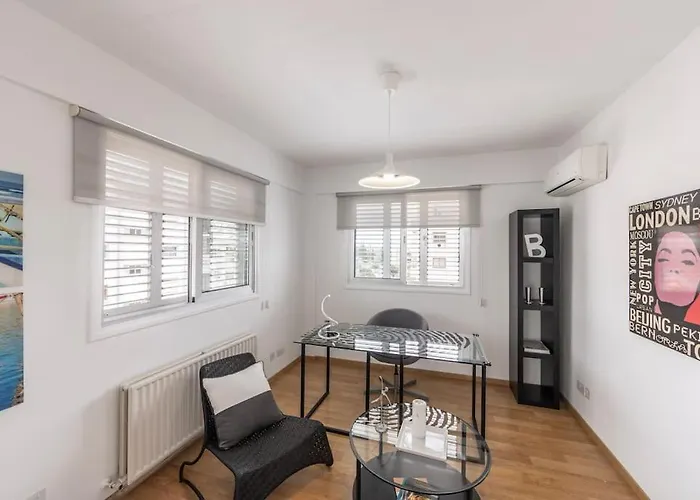 Διαμέρισμα Luxurious Bright & Stylish 2br With Office In *