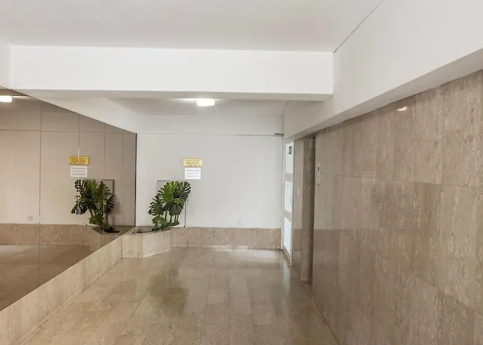 Luxurious Bright & Stylish 2br With Office In