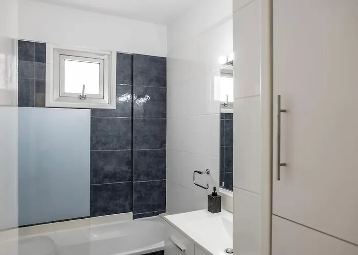 Luxurious Bright & Stylish 2br With Office In Διαμέρισμα Λευκωσία