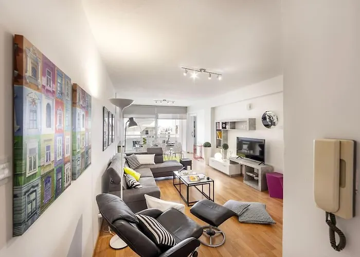 Διαμέρισμα Luxurious Bright & Stylish 2br With Office In